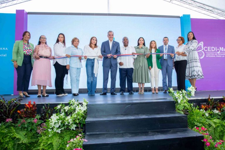 Presidente Abinader Inaugura en Santo Domingo Norte el segundo Centro de Desarrollo Integral para la Mujer