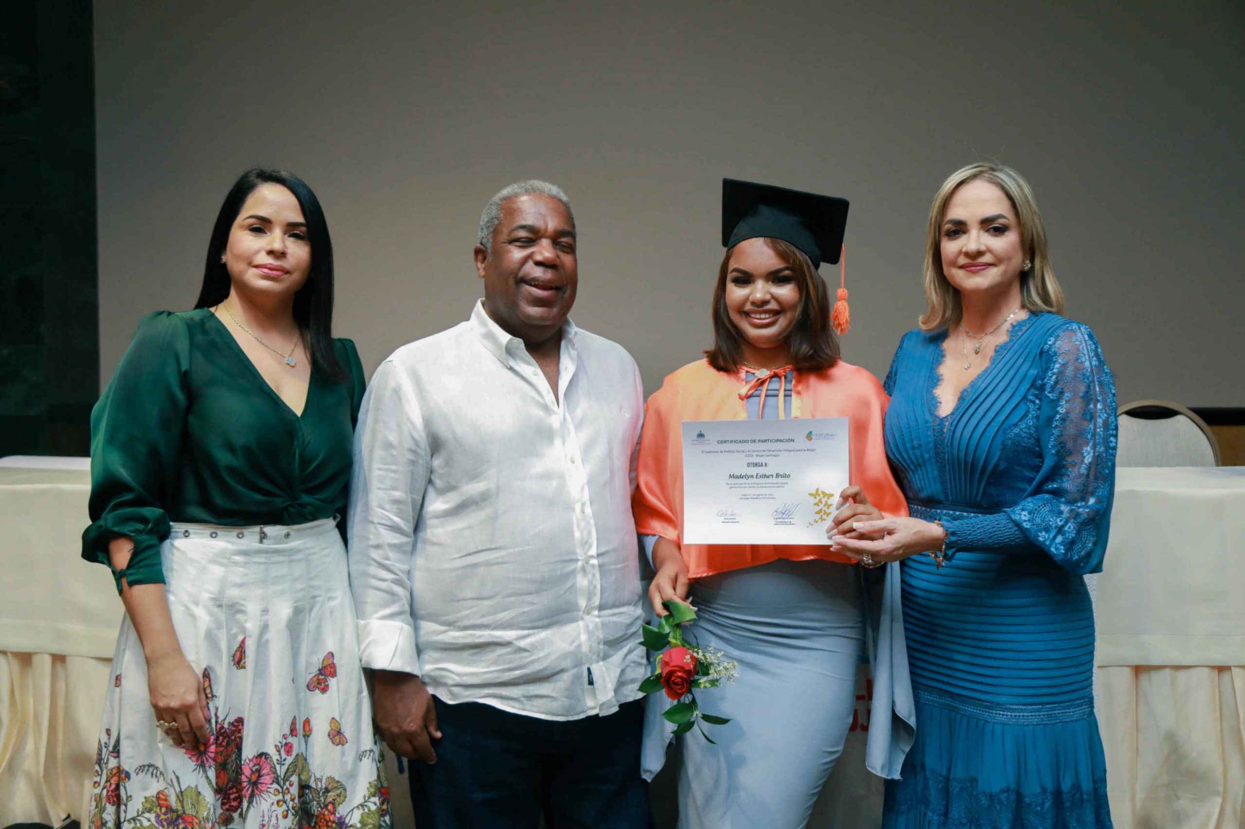 Primera graduación ordinaria de CEDI-Mujer en Santiago consolida ruta hacia la autonomía económica de mujeres