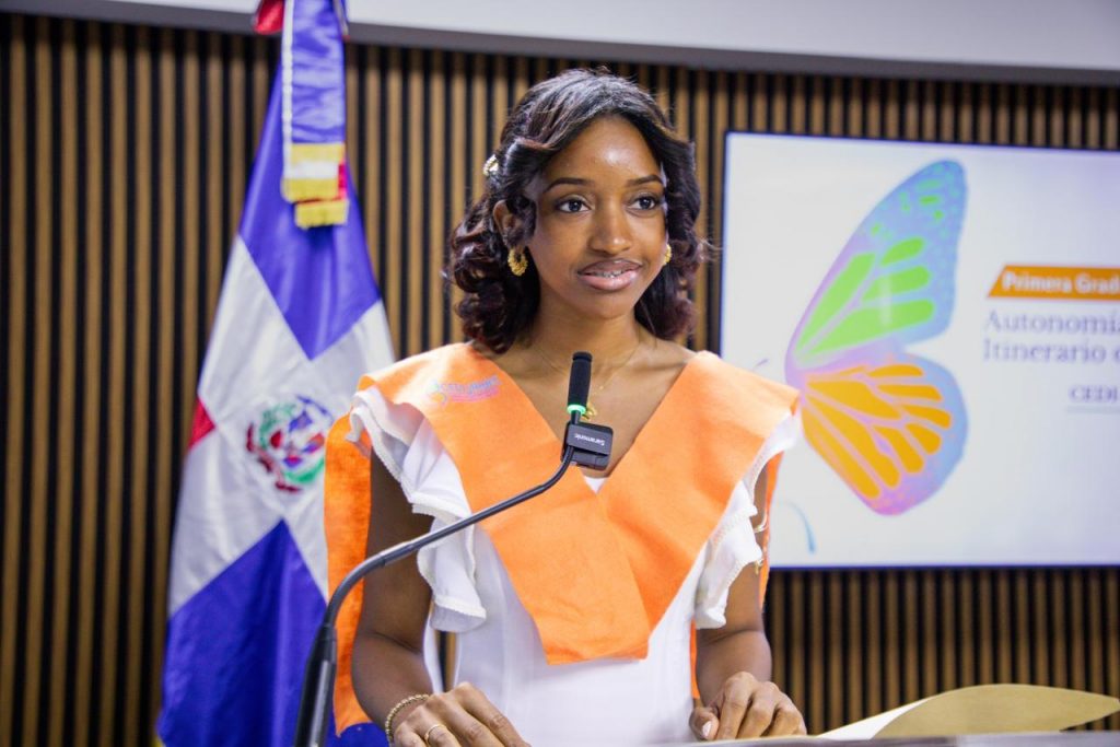 Centro de Desarrollo Integral para la Mujer (CEDI-Mujer) realiza su tercera graduación ordinaria en Santo Domingo Norte